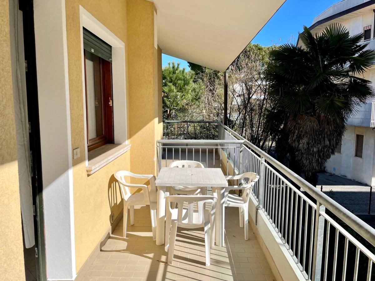 Villa Daniela Carraro Immobiliare - Family Apartments Lido di Jesolo Exterior foto