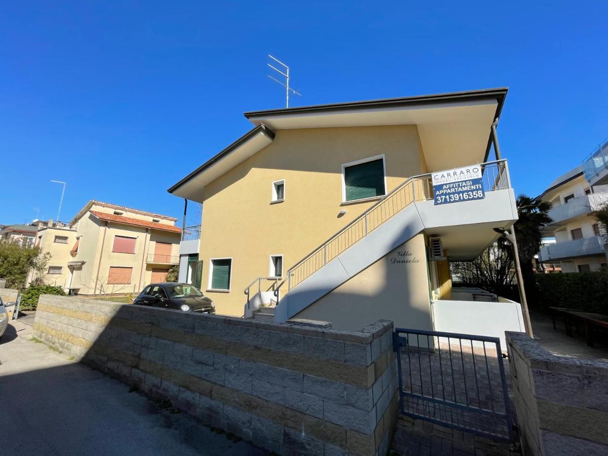 Villa Daniela Carraro Immobiliare - Family Apartments Lido di Jesolo Exterior foto